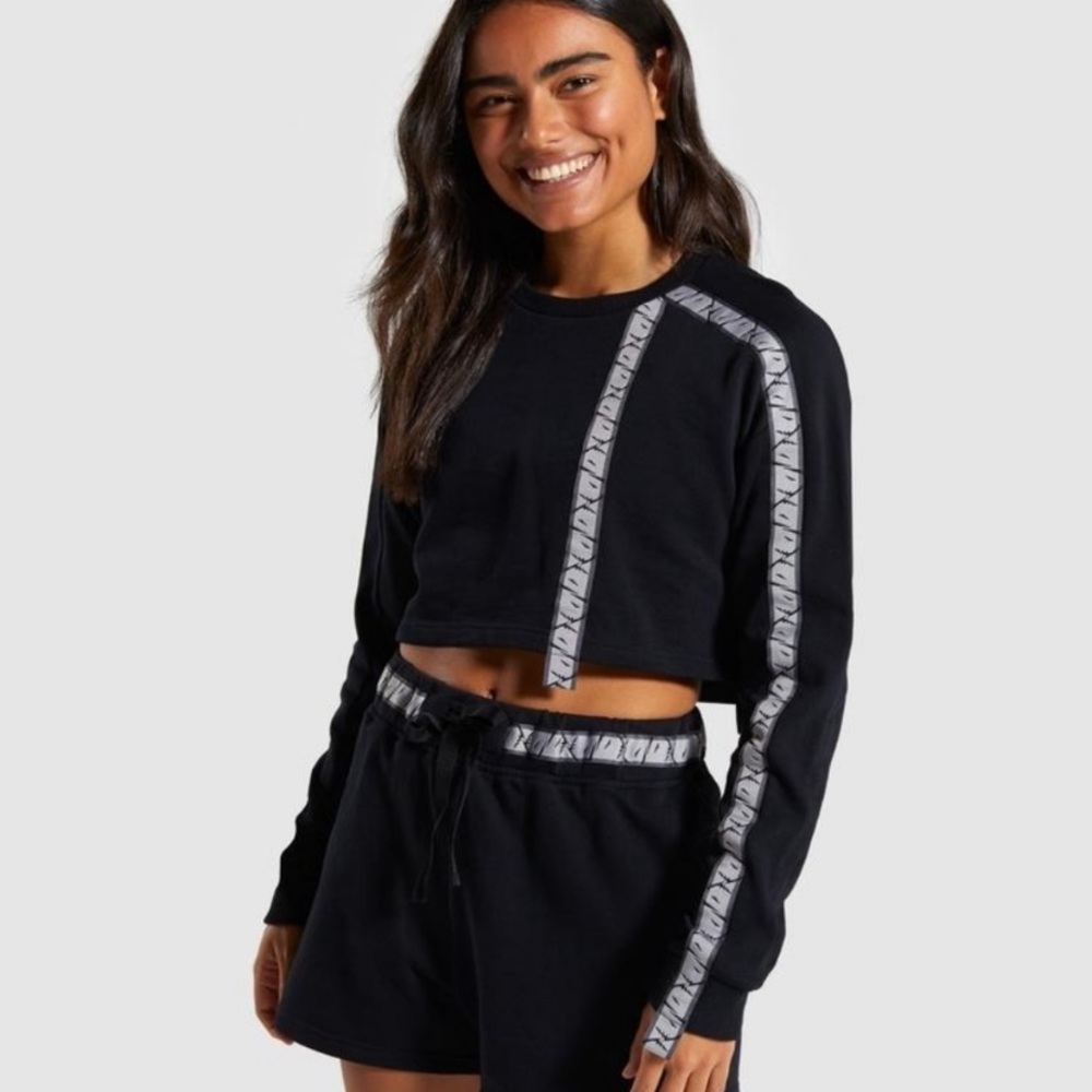 Gymshark • 24/7 Cropped Sweater